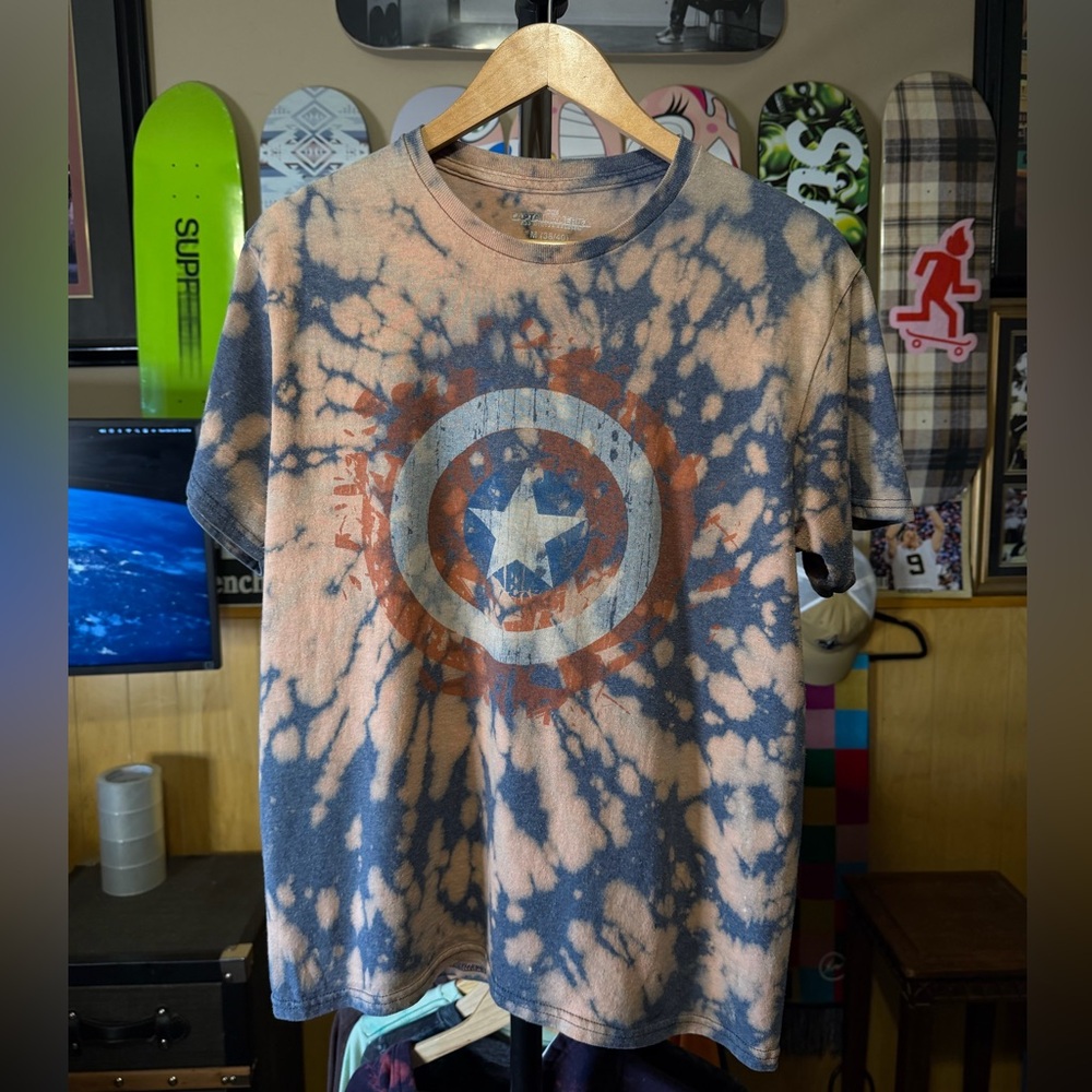 Men’s Captain America 1 of 1 Reverse Bleach Spiral Tiedye tshirt
